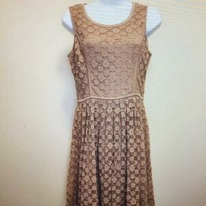 Elegant Lace Sleeveless Dress - Tan